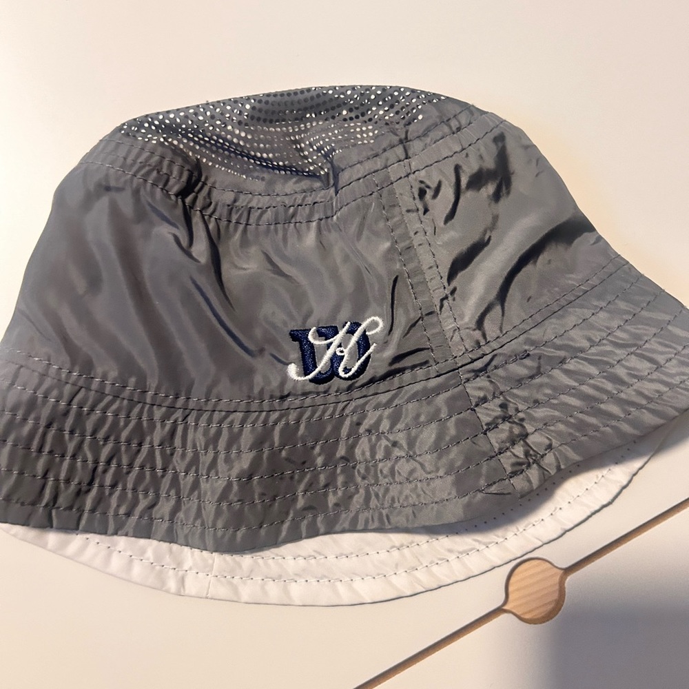 Reversible kith bucket hat. - Picture 2 of 4